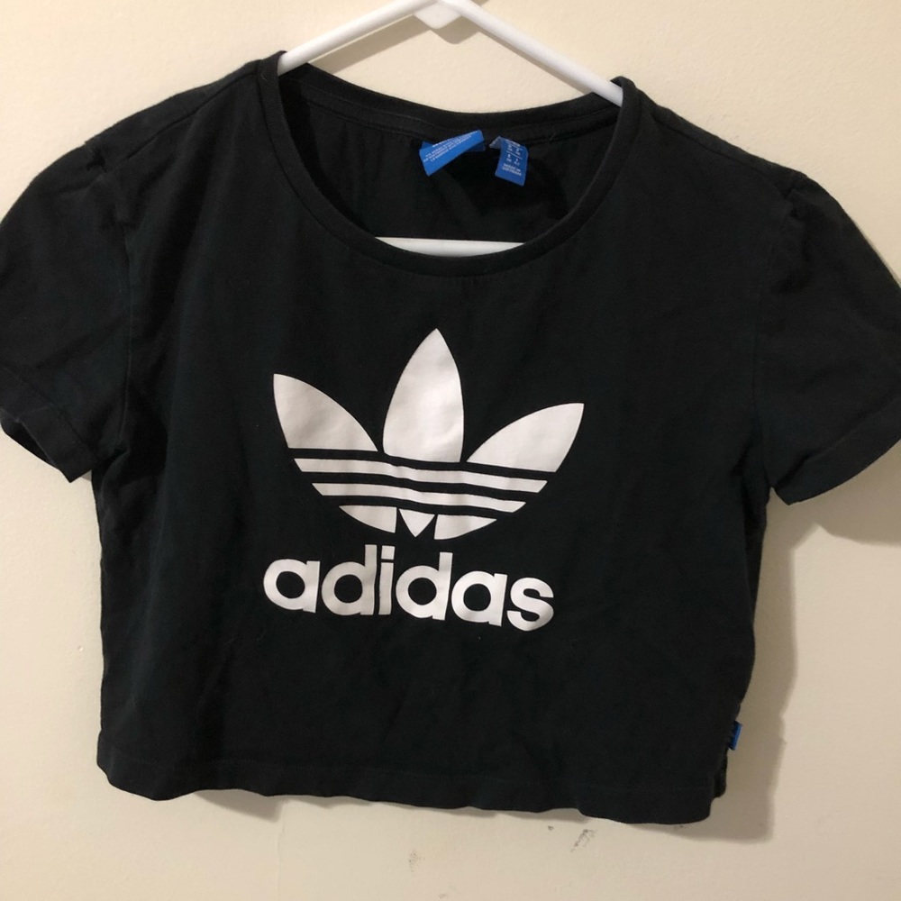 Cropped Adidas shirt